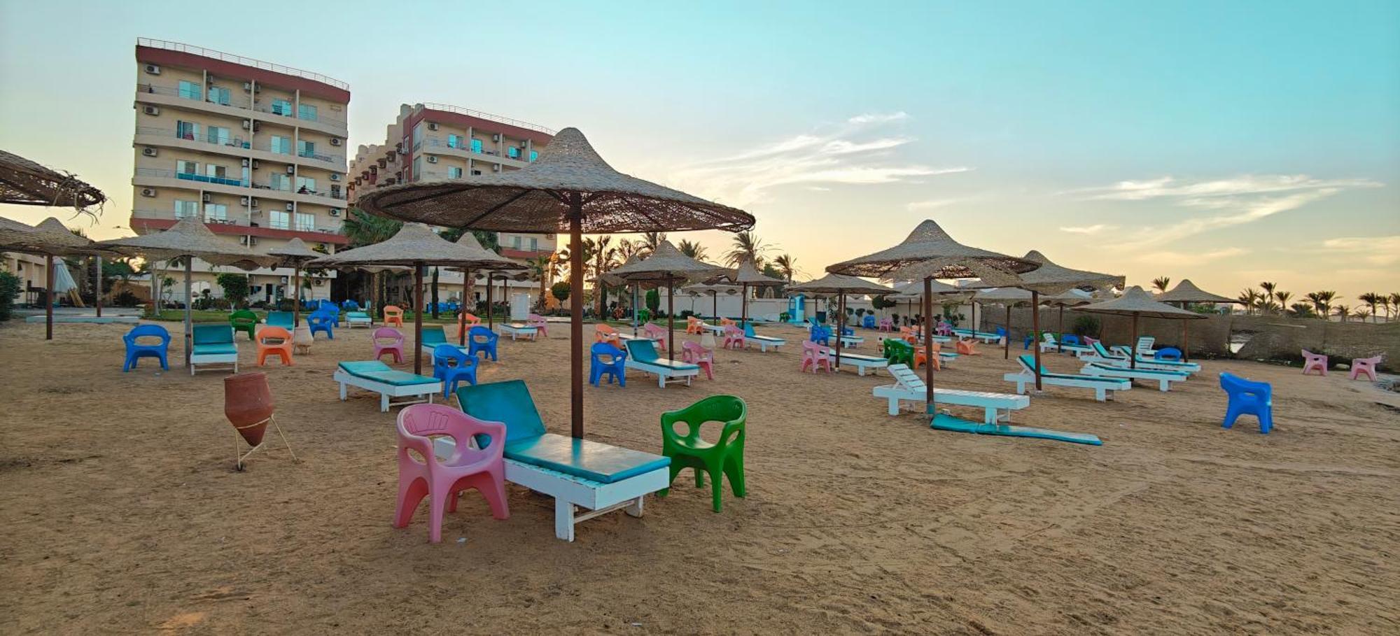 Casablanca Beach Direct Sea View Tow Bedroom Apartment Hurghada Bilik gambar